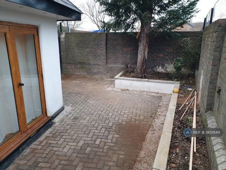 2 bedroom detached house to rent - Photo 5