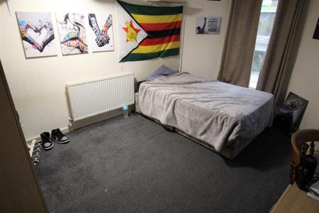 3 bedroom apartment to rent - Photo 3