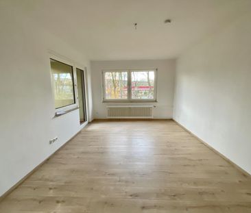 große Küche und Balkon: 3-Zimmer-Wohnung in Gütersloh - Photo 3