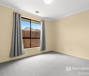 Set in a quiet cozy court!! - Photo 4