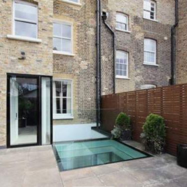 5 bedroom property to rent in London - Photo 1