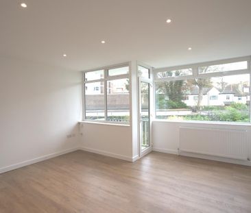 3 bedroom flat to rent - Photo 2