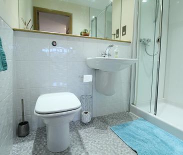 2 bedroom flat to rent - Photo 6