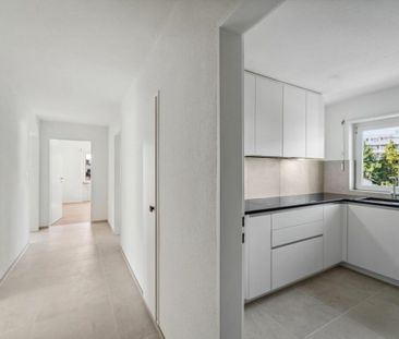 Zentral & renoviert: 4.5-Zimmer-Wohnung in Top-Zustand - Photo 2