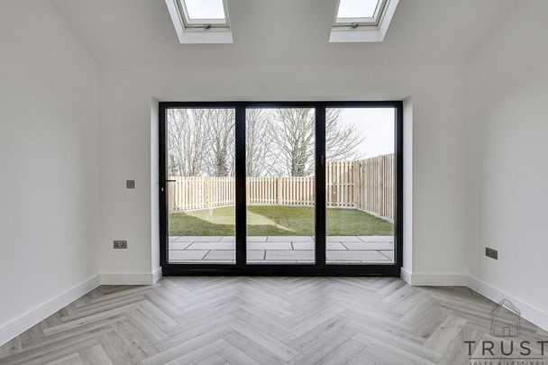 4 bedroom detached house to rent - Photo 1