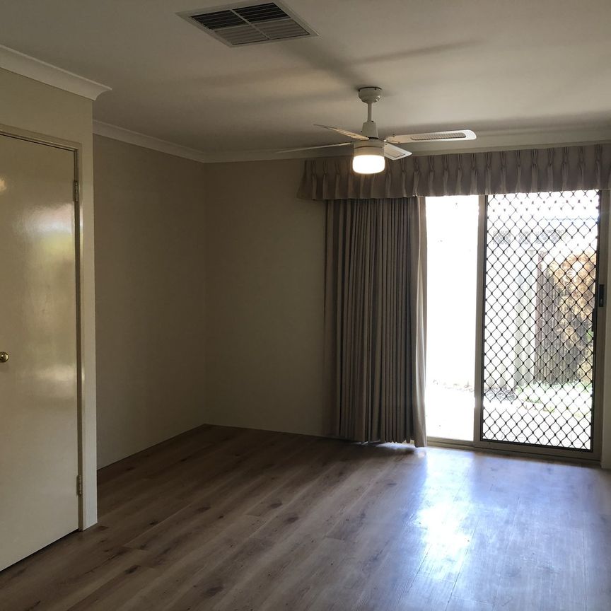 DELIGHTFUL VILLA IN PRIME LOCATION!! - Photo 1