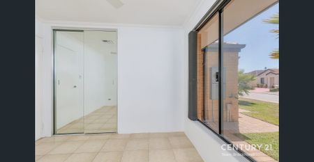 Stunning Family Home! - Photo 2