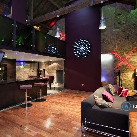 2 bedroom penthouse to rent - Photo 1