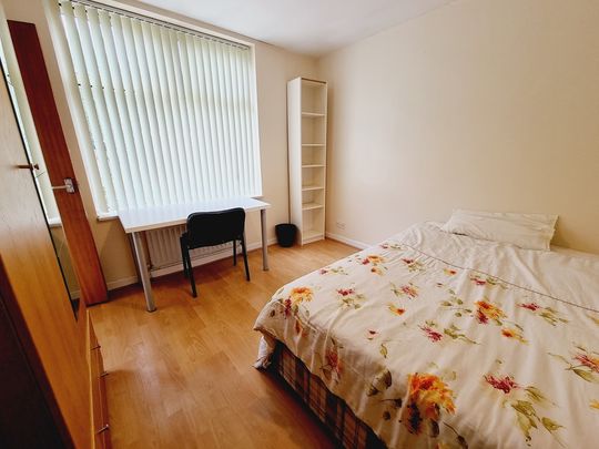 5 Bed Student Accommodation - Photo 1