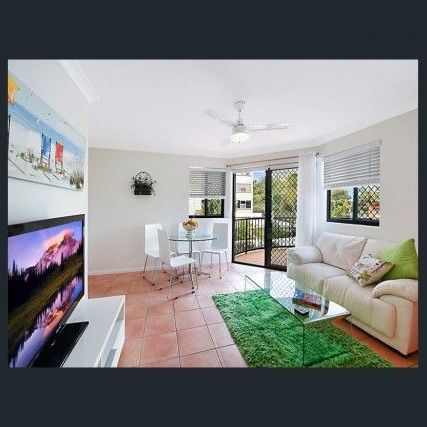 FURNISHED APARTMENT CLOSE TO SURFERS - Photo 1