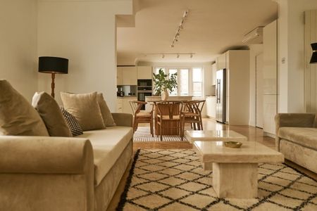 5 bedroom penthouse to rent - Photo 2