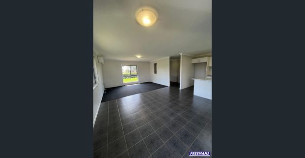 Fantastic 3 Bedroom, 2 Bathroom Property - Photo 1