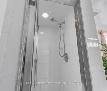 Detached Home For Lease | W9251835 - Photo 3