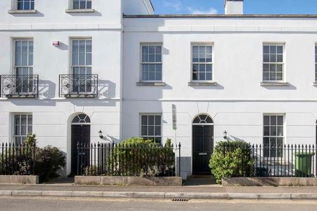 Gloucester Place, Cheltenham, GL52 - Photo 2