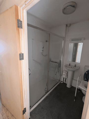 **Apply online** 1 Bed first floor flat, no lift. Adapted shower, Park View, Brynmill - Photo 5