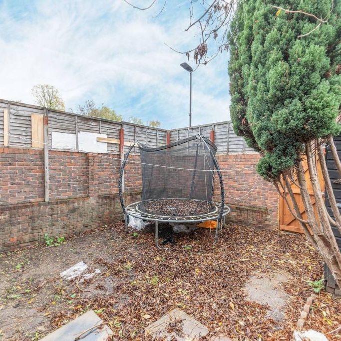 3 bedroom terraced house to rent - Photo 1