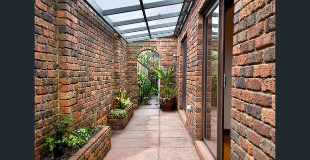 Freshly Renovated, Self Contained Family Home - Photo 1