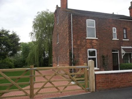 2 bedroom semi-detached house to rent - Photo 4