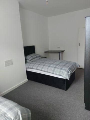 Room in a Shared House, West Ham Lane, E15 - Photo 3