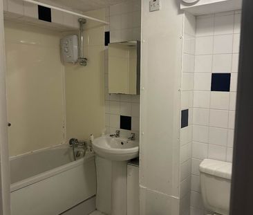 Room in a Shared Flat, Fitch Drive, BN2 - Photo 5