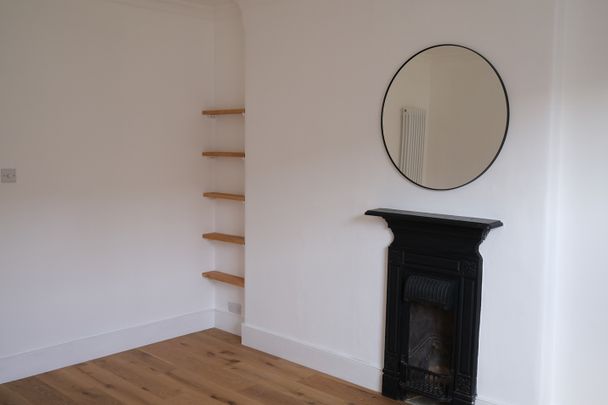 2 Bed Terraced House, Fitzneal Street, W12 - Photo 1