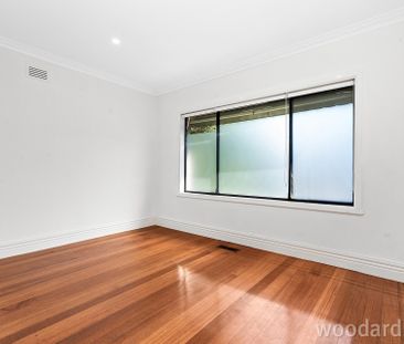 Family Home in Fantastic Location - Photo 1