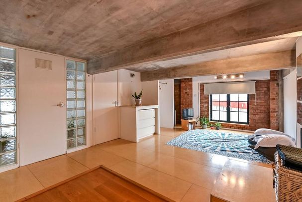 3 bedroom flat to rent - Photo 1