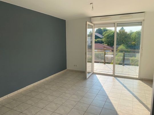 Location Appartement 3 pièces 75m² MONTREVEL EN BRESSE 01340 - Photo 1
