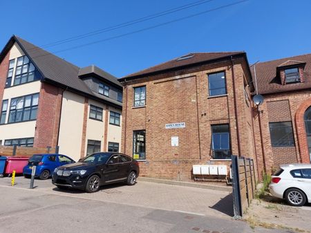 Aspen House, Churchfield Road,SL9 - Photo 4