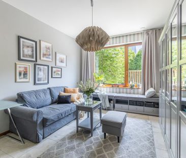 Wolnostojący dom z basenem w Wawrze blisko S2 - Photo 1