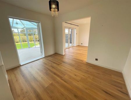 5 Bedroom Detached To Let - Photo 2