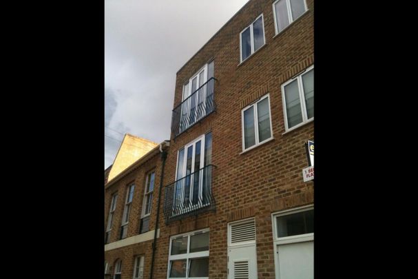 6 Burrows Mews,London, SE1 - Photo 1