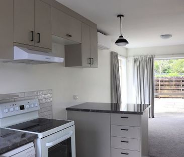 Newely renovated unit in the heart of Browns Bay - Photo 2