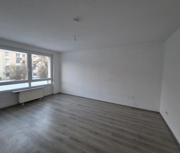schöne 3-Zimmer-Wohnung mit Balkon! - Foto 1