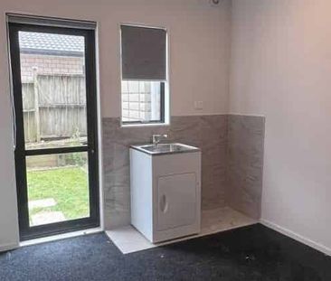 Spacious 3-Bedroom Townhouse for Rent – Available from November - Photo 5