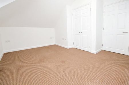 4 bedroom semi-detached house to rent - Photo 5