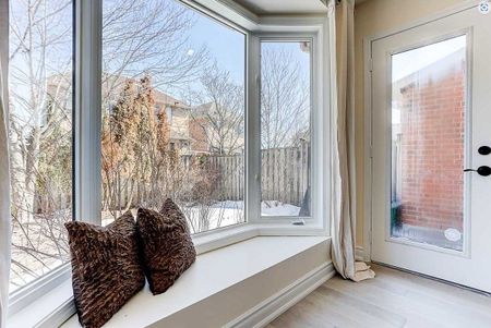 For Lease - 2221 Amberglen Court, Oakville, Ontario - Photo 3