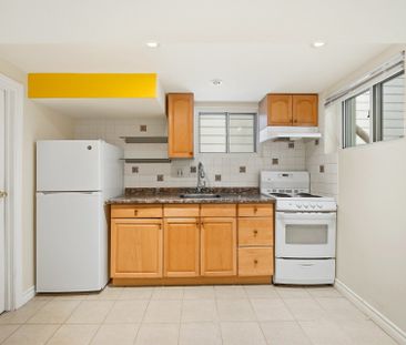 For Lease - 402 Woodfield Road Unit# B, Toronto, Ontario - Photo 4