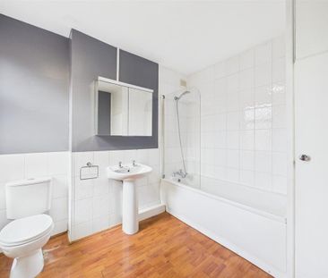 2 bedroom end of terrace house to rent - Photo 1