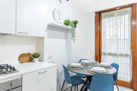 Large and comfortable single bedroom with window in Milan - Photo 2