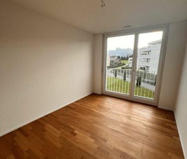 Helle und grosszügige 4.5-Zimmer Attikawohnung - Photo 2