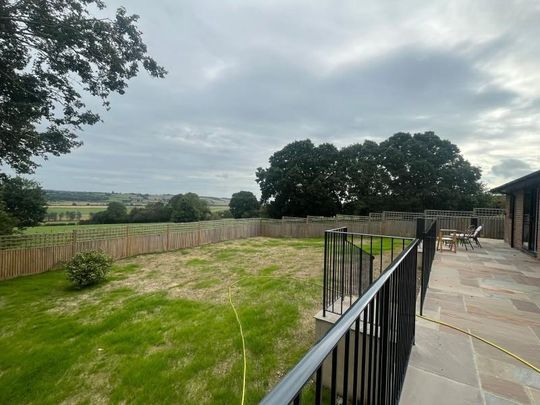 3 bedroom bungalow to rent - Photo 1
