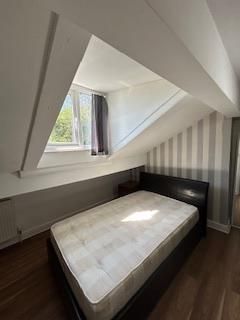 8 bedroom house share to rent - Photo 1