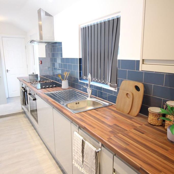 1 bedroom in a house share to rent - Photo 1