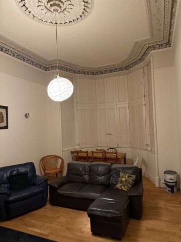 3 Bed Flat, Glasgow, G12 - Photo 2