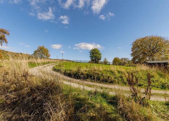 Main Road, Eyam, Hope Valley - Photo 1