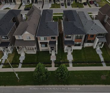 For Lease - 9 Mountainside Crescent, Whitby, Ontario - Photo 4