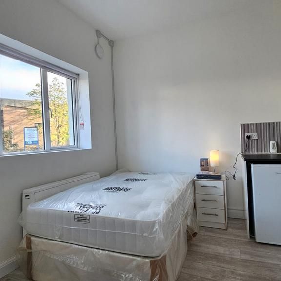 Studio to rent - Photo 1