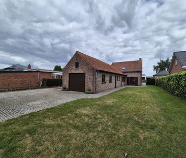 Charmante open bebouwing met tuin en dubbele garage. - Photo 4