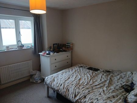 Room in a Shared House, Hardy Road, SW19 - Photo 3